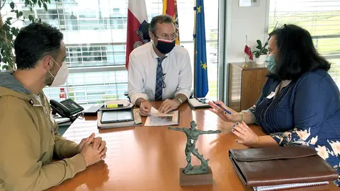 11:30 Horas. Despacho Del Consejeroel Consejero De Desarrollo Rural, Ganader&iacute;a, Pesca, Alimentaci&oacute;n Y Medio Ambiente, Guillermo Blanco, Recibe A La Alcaldesa De Ruiloba, Sara Portilla.66 Jul 20