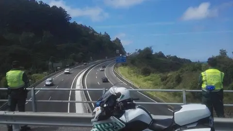 VIGILANCIA DE LA GUARDIA CIVIL DE TR&Aacute;FICO