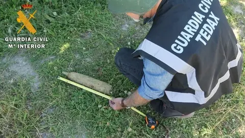 Nota De Prensa La Guardia Civil Destruye Un Proyectil De La Guerra Civil