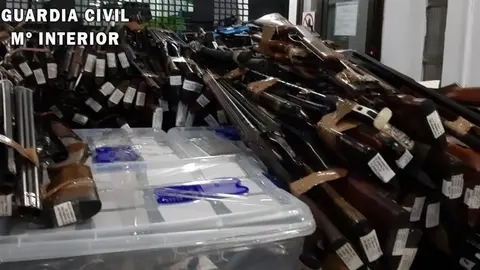 Nota De Prensa La Guardia Civil Destruye Mas De 4 Toneladas De Armas