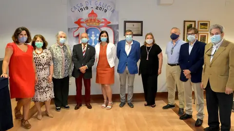 Reuni&oacute;n para la entrega de la Medalla de Oro de Santander al Centro Gallego
