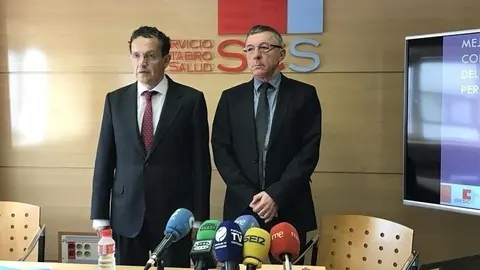 Juli&aacute;n P&eacute;rez Gil y Francisco Javier Gonz&aacute;lez, exaltos cargos del Servicio C&aacute;ntabro de Salud (archivo)