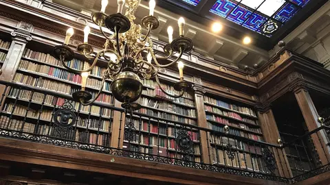 Interior de la Biblioteca de Men&eacute;ndez Pelayo