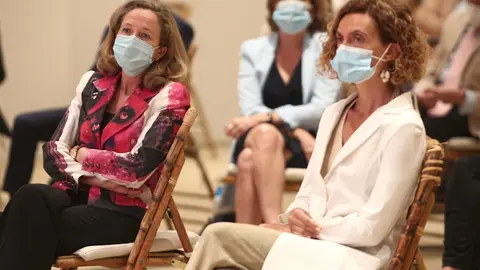 La vicepresidenta tercera del Gobierno, Nadia Calvi&ntilde;o; y la presidenta del Congreso de los Diputados, Meritxell Batet, durante uno de los Desayunos Informativos de Europa Press, en Madrid (Espa&ntilde;a) a 13 de julio de 2020.