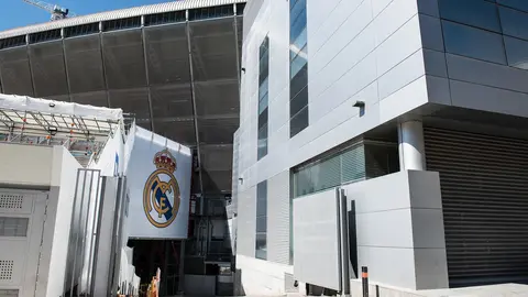 Fachada del Estadio Santiago Bernab&eacute;u