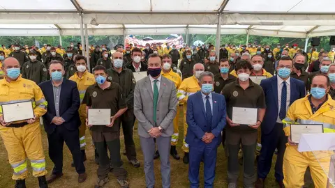 Acto de homenaje al operativo contra incendios forestales