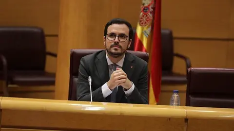 El ministro de Consumo, Alberto Garz&oacute;n, en una comparecencia en el Senado