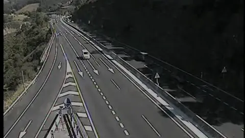 Imagen de la c&aacute;mara de la DGT en la A-8 a la altura de Saltacaballos