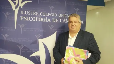 Javier Lastra, decano del Colegio de Psicolog&iacute;a