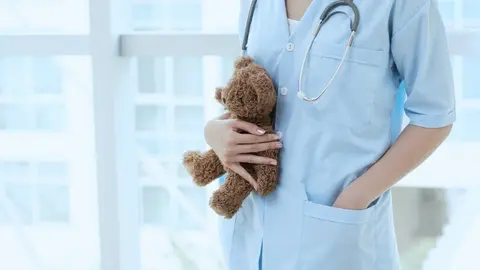 Los pediatras revelan detalles para no perder la cordura durante el confinamiento.