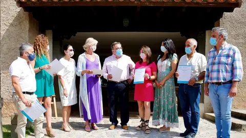 La consejera de Turismo, Marina Lomb&oacute;, en Noja