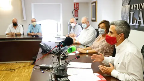 Reuni&oacute;n sobre cubierta iglesia Santa Mar&iacute;a Asunci&oacute;n de Laredo