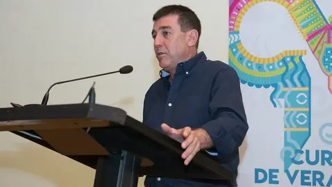 El director del Observatorio Estatal para la Dependencia y director del taller 'Los servicios sociales como cuarto pilar del bienestar social', Jos&eacute; Manuel Ram&iacute;rez.