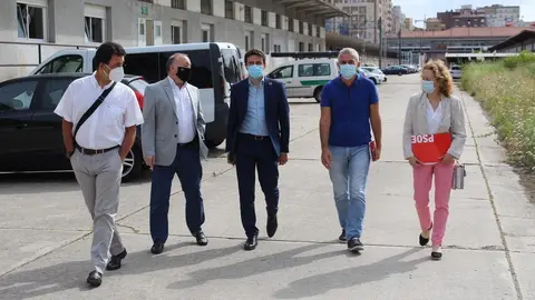 Pedro Casares e Isabel Fern&aacute;ndez se re&uacute;nen con el comit&eacute; de empresa de Renfe