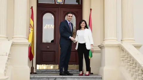 El presidente del Gobierno, Pedro S&aacute;nchez, se re&uacute;ne hoy con la mandataria riojana, Concha Andreu, en Logro&ntilde;o