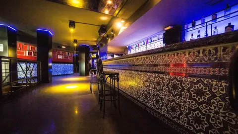 Interior de la discoteca La Cartuja (Calle de la Cruz, 10) horas antes de su reapertura tras el par&oacute;n por el COVID-19, en Madrid (Espa&ntilde;a), a 3 de julio de 2020. 