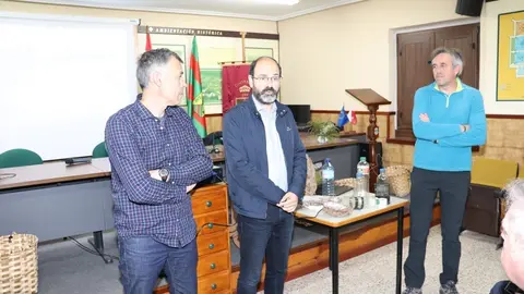 SUST Torrelavega colocar&aacute; 170 trampas para capturar reinas de avispa asi&aacute;tica