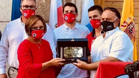 Reconocimiento del Ayuntamiento al CD Laredo