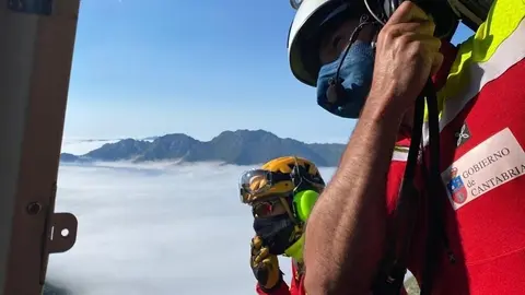 Rescate senderistas en helic&oacute;ptero