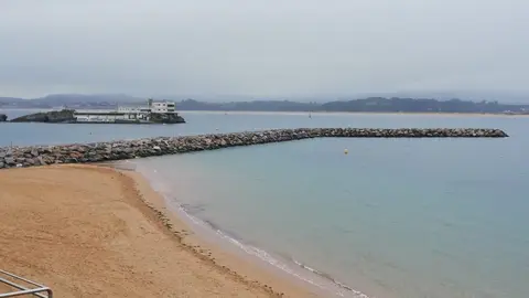 Espig&oacute;n de la playa de la Magdalena