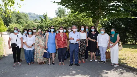 El presidente MIguel &Aacute;ngel Revilla con Consejo de la Mujer en Cab&aacute;rceno