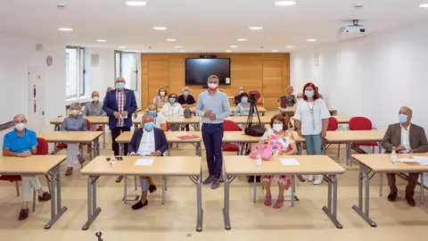 Homenaje a los voluntarios de la l&iacute;nea 900 en la Consejer&iacute;a de Sanidad