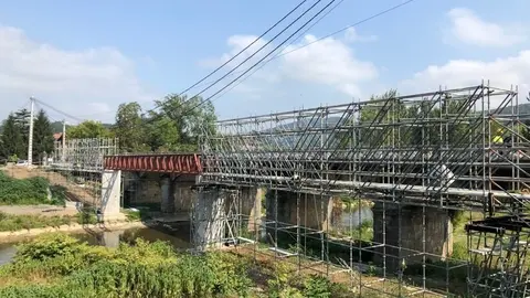 11:30 horas. Puente Sobre el r&iacute;o As&oacute;n (Ampuero)
El director general de Obras P&uacute;blicas, Manuel del Jes&uacute;s, visita las obras de ampliaci&oacute;n de esta infraestructura en la CA-258.