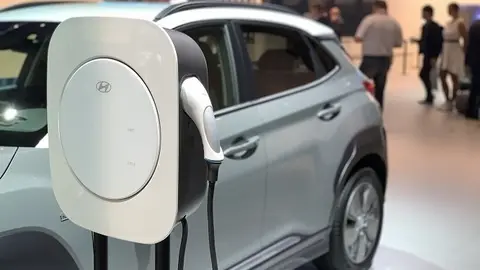 Foto recurso coche el&eacute;ctrico