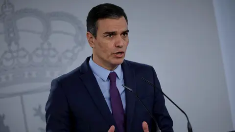 El presidente del Gobierno, Pedro S&aacute;nchez, ofrece la &uacute;ltima rueda de prensa  posterior a la reuni&oacute;n del Consejo de Ministros y antes de las vacaciones, en Moncloa, en Madrid (Espa&ntilde;a), a 4 de agosto de 2020