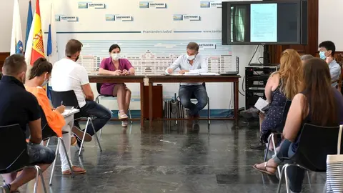 Reuni&oacute;n con los afectados por el derrumbe de Nueva Monta&ntilde;a