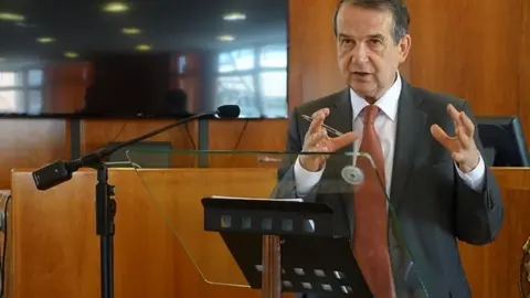 El presidente de la FEMP y alcalde de Vigo, Abel Caballero