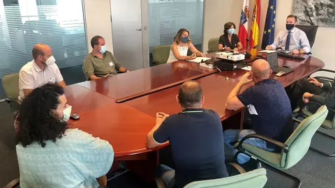El consejero de Desarrollo Rural, Ganader&iacute;a, Pesca, Alimentaci&oacute;n y Medio Ambiente, Guillermo Blanco, con representantes de AFTECA