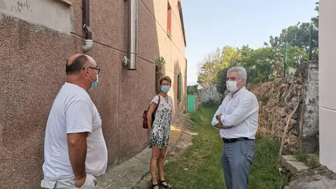 El portavoz regionalista en el Ayuntamiento de Santander, Jos&eacute; Mar&iacute;a Fuentes Pila, visita la calle Jes&uacute;s Otero