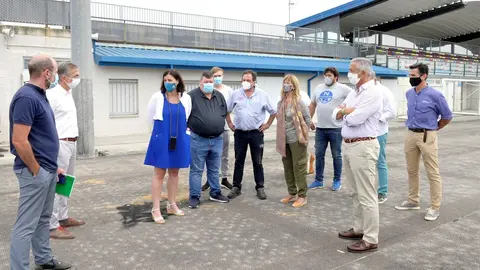 Visita a las obras de ampliaci&oacute;n y reforma del campo de f&uacute;tbol y rugby de San Rom&aacute;n estar&aacute;n acabadas antes de que finalice el mes de octubre