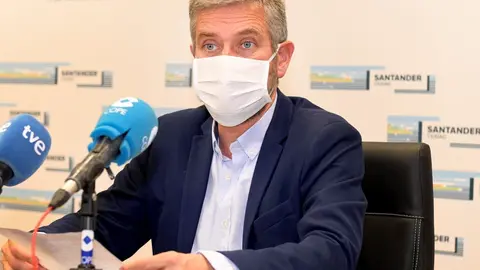 Javier Ceruti en rueda de prensa en el Ayuntamiento de Santander