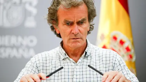 El director del Centro de Coordinaci&oacute;n de Alertas y Emergencias Sanitarias, Fernando Sim&oacute;n, ofrece una rueda de prensa donde ha informado de 2.935 nuevos casos de COVID-19, en la Sede del Ministerio de Sanidad, en Madrid (Espa&ntilde;a) a 10 de agosto de 2020.