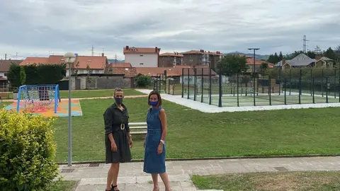 Concejales PP en pistas p&aacute;del de Ganzo