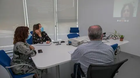 Foto de archivo. Videoconferencia sobre residencias