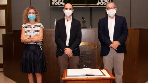 Nota Uc Alberto Arroyo Toma Posesi&oacute;n Como Director Del Departamento De Ingenier&iacute;a El&eacute;ctrica Y Energ&eacute;tica De La Uc