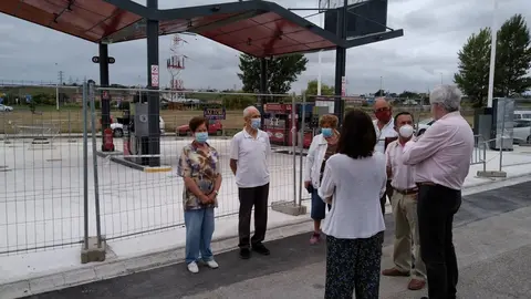 Fuentes Pila con vecinos de Pe&ntilde;acastillo