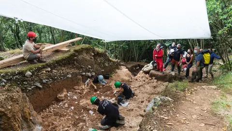 Zuloaga en el yacimiento de La Garma