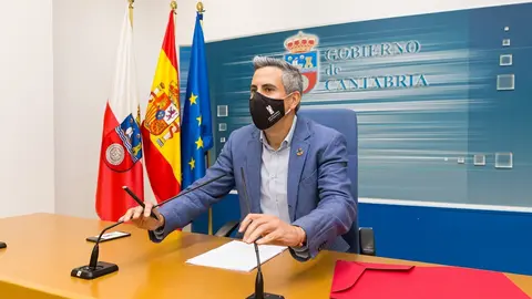 Pablo Zuloaga,  vicepresidente y portavoz del Gobierno, informa en rueda de prensa de los acuerdos del Consejo