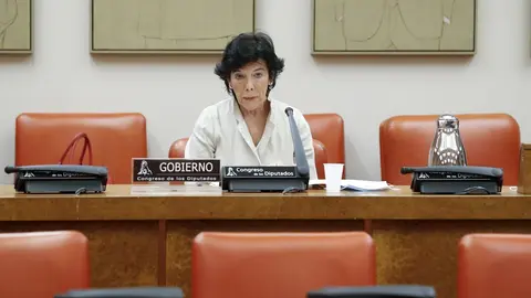 La ministra de Educaci&oacute;n, Isabel Cela&aacute;, en el Congreso
