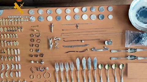 Rdo. Nota De Prensa Guardia Civil (Recuperado Casi 500 Kilos De Plata Robados De Una Caja Fuerte En Castro Urdiales)