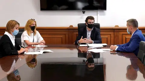 Ayuntamiento presenta ayudas a empresarios