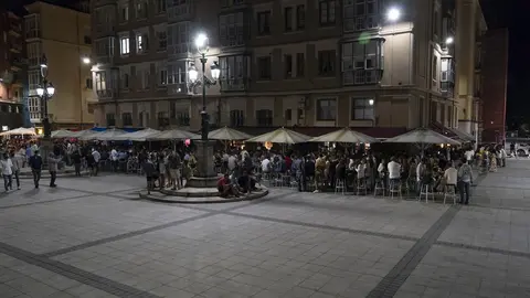 Ca&ntilde;ad&iacute;o a oscuras en protesta por el horario de cierre impuesto