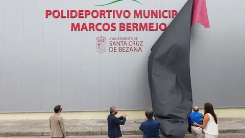 Bezana da el nombre de Marcos Bermejo a su polideportivo