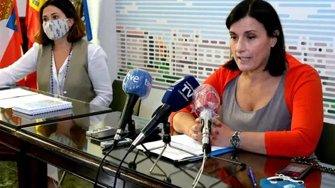 La alcaldesa con la concejala de Turismo