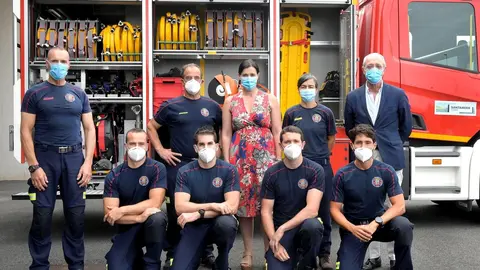 Bomberos de Santander incorpora cuatro efectivos y un nuevo veh&iacute;culo autobomba