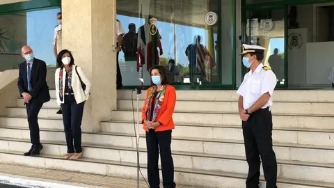 La ministra de Defensa, Margarita Robles, en una visita al Cuartel General de la Flota, en la Base Naval de Rota